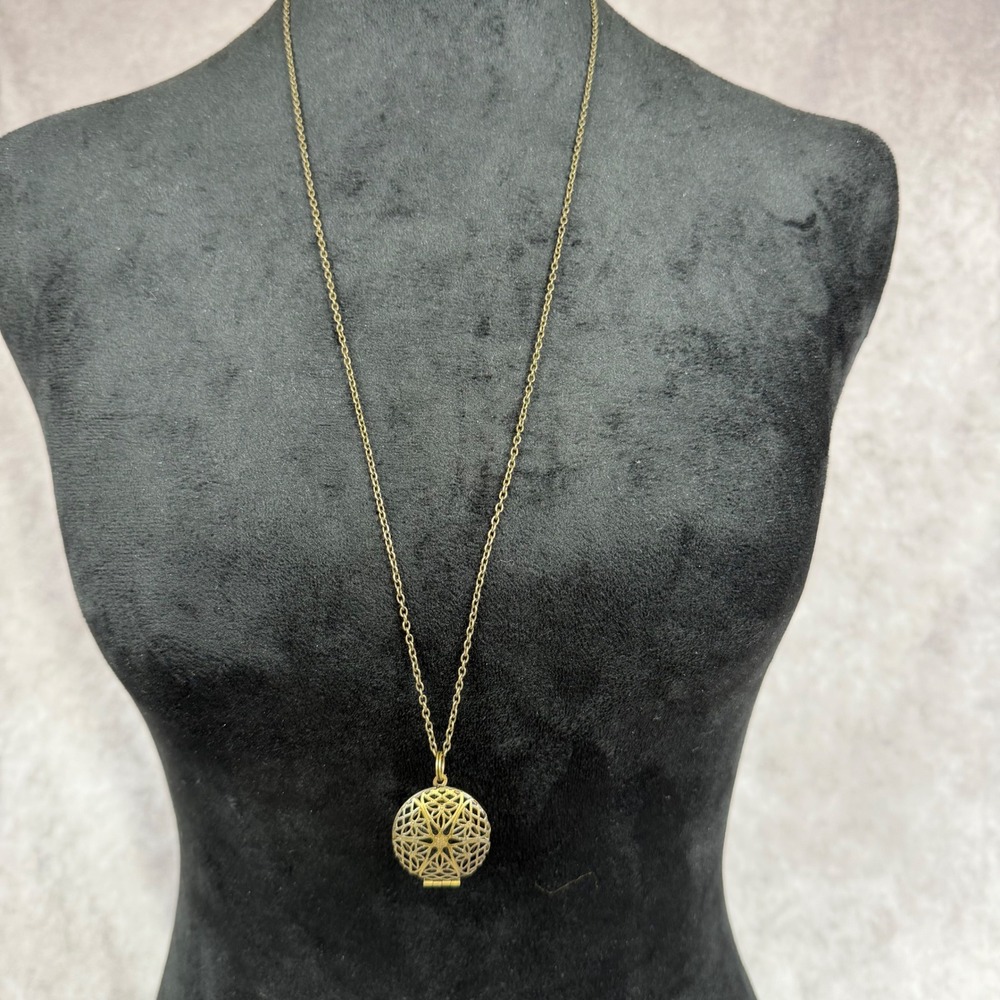Vtg Brass Filigree Essential Oil Aromatherapy Diffuser Locket Necklace Mandala
